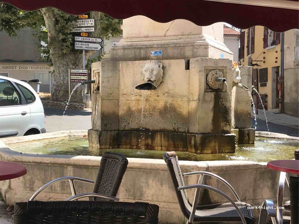 (04500) Riez - 2 Rue de l'Ormeau — foto