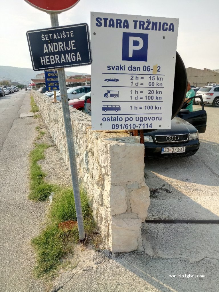 (23250) Pag - 4 Zagrebačka ulica — foto