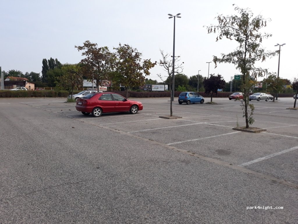 (6000) Kecskemét - 4 Dunaföldvári út — foto 3