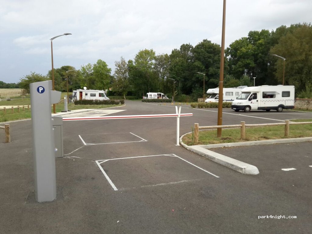 (17240) Saint-Genis-de-Saintonge - 4 Rue Fanny — foto