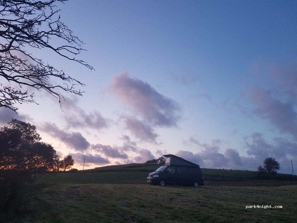 Ffynnonwen Farm Wild Camping — foto