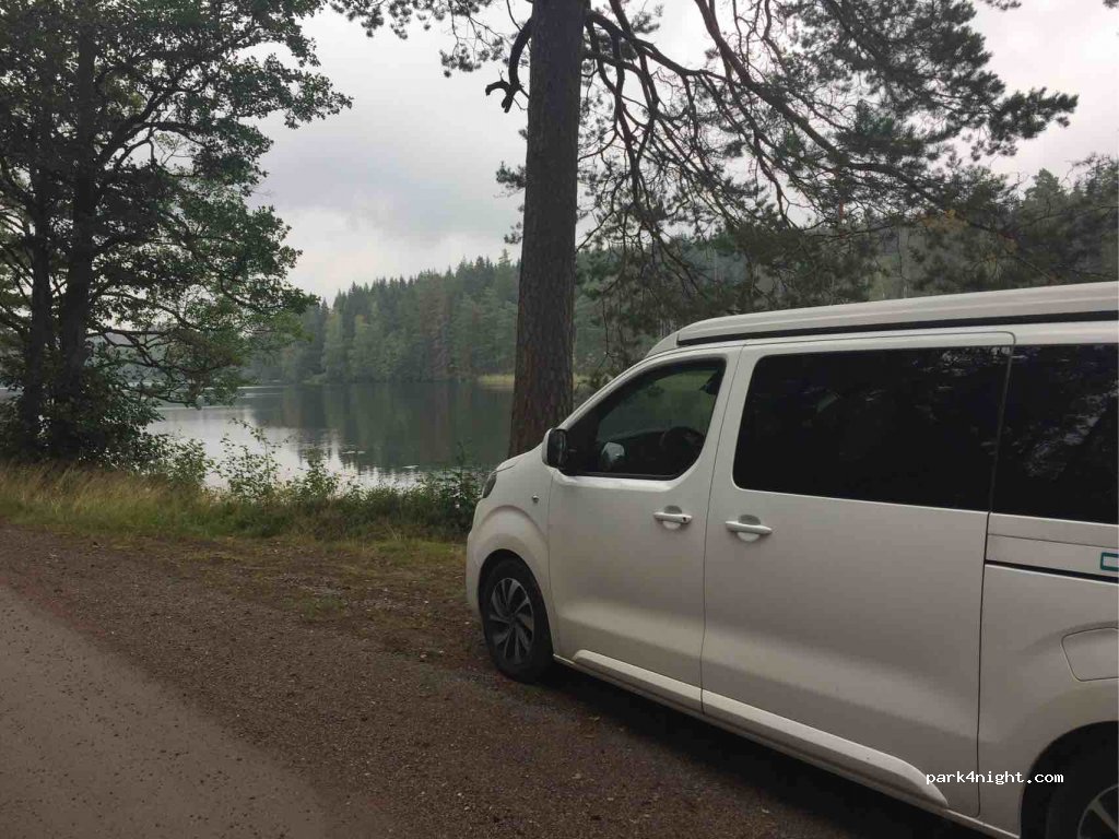 (546 94) Undenäs - Unnamed Road — foto