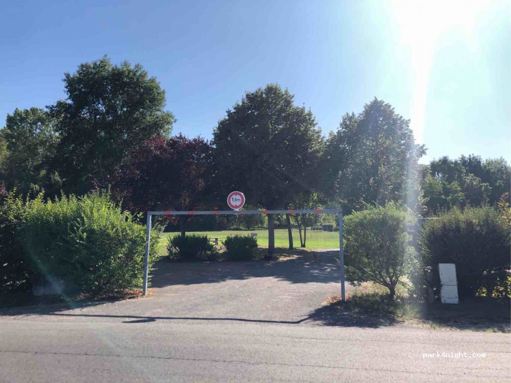 (41800) Lavardin - 3 Square de la Liberté — foto