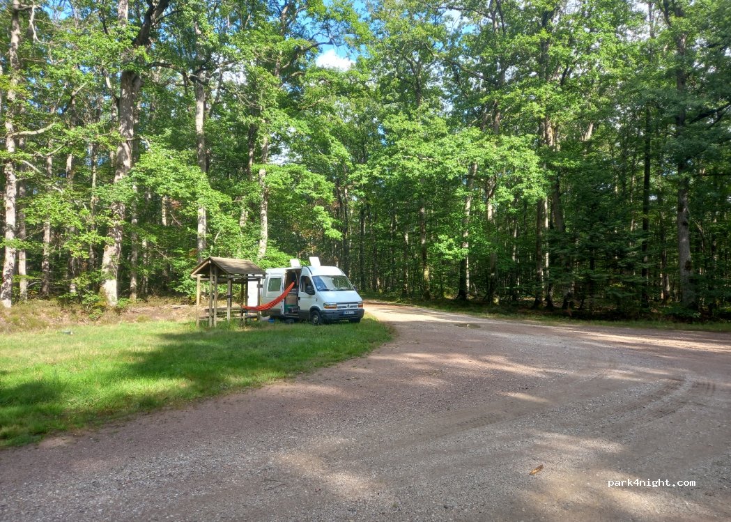 (03160) Saint-Plaisir - Unnamed Road — foto 4