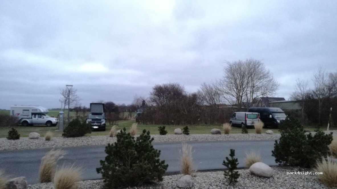 Parkplatz am Hafen-Bistro — foto 2