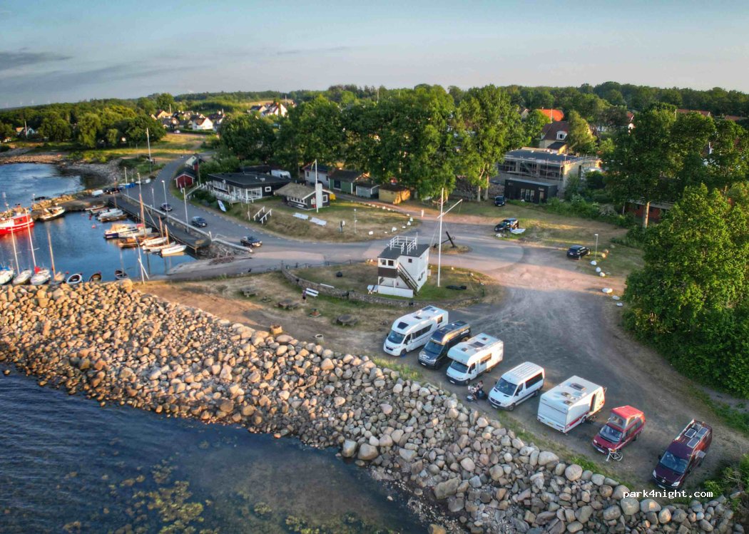 Svanshalls hamn, husbilsställplats — foto 4