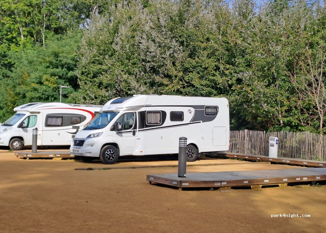 (02410) Saint-Gobain - Le Port de la Forêt 3 avenue Charles de Gaulle — foto