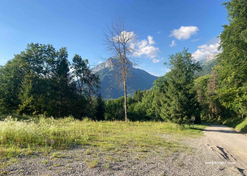 (73630) École - Unnamed Road — foto 2
