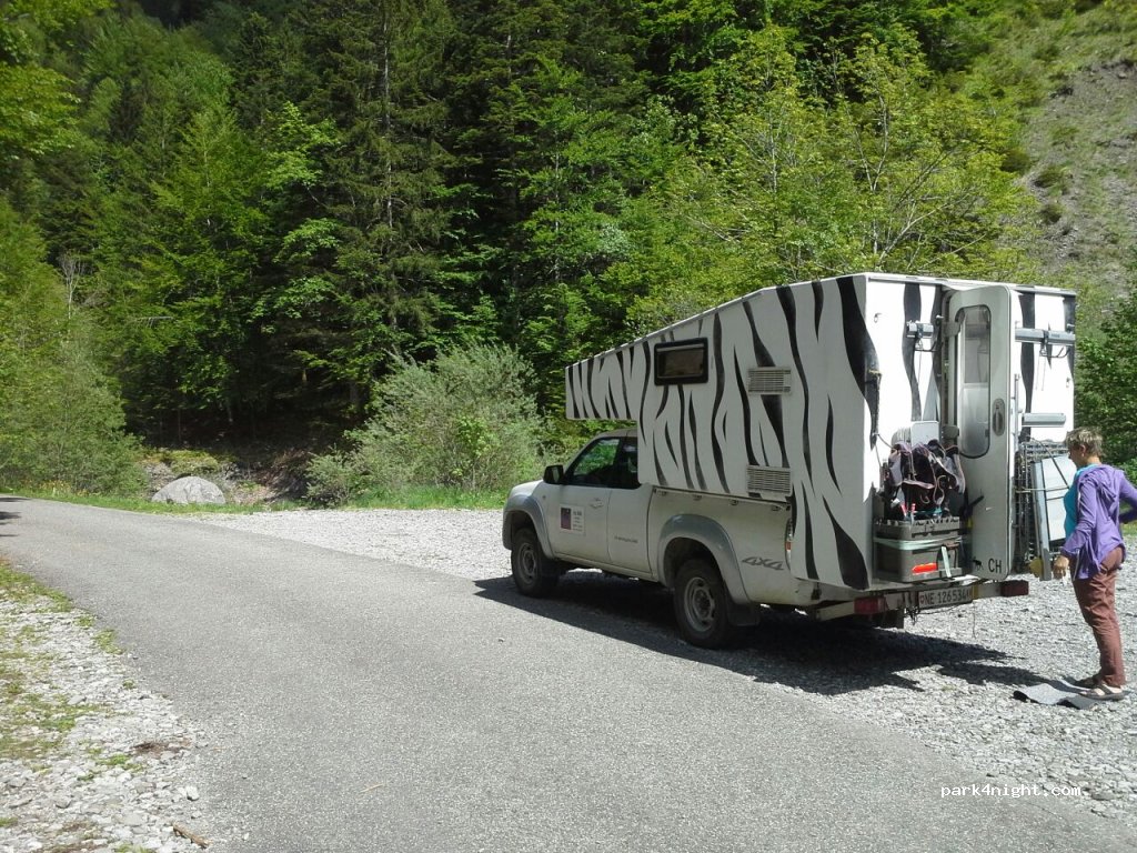 (73460) École - Unnamed Road — foto