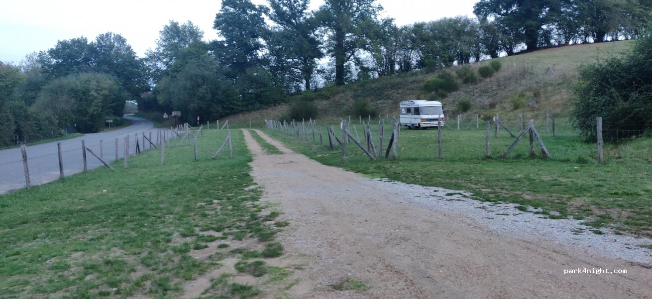(87260) Saint-Jean-Ligoure - D32A — foto