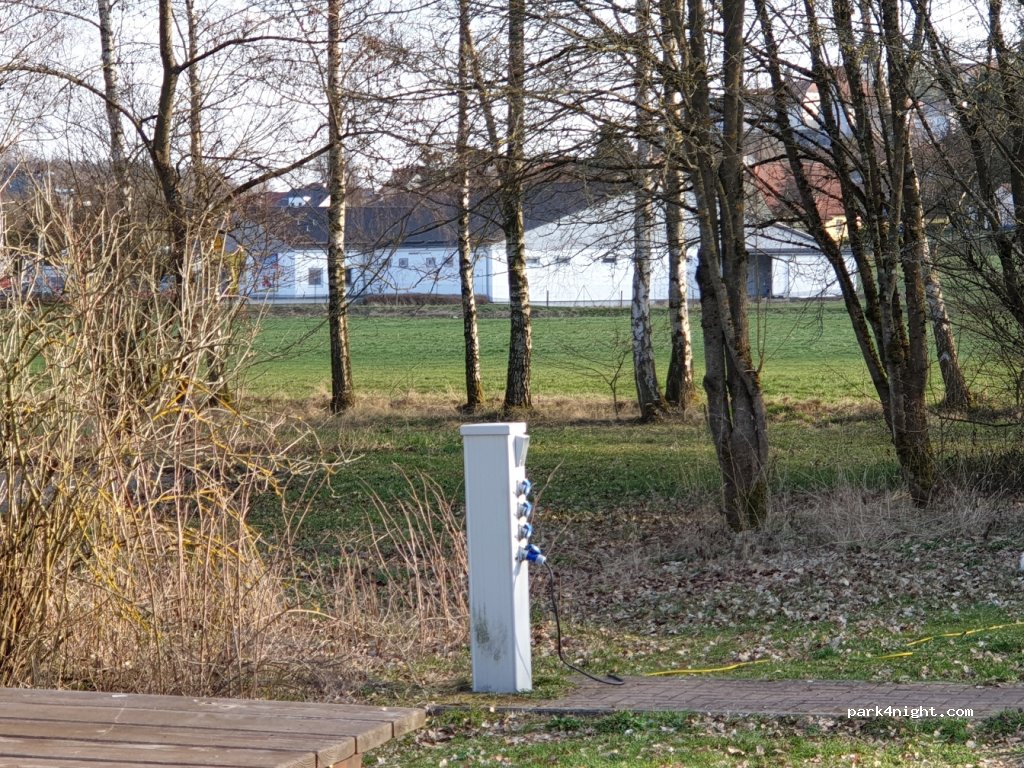 Wohnmobilstellplatz an der Vulkantherme — foto 3