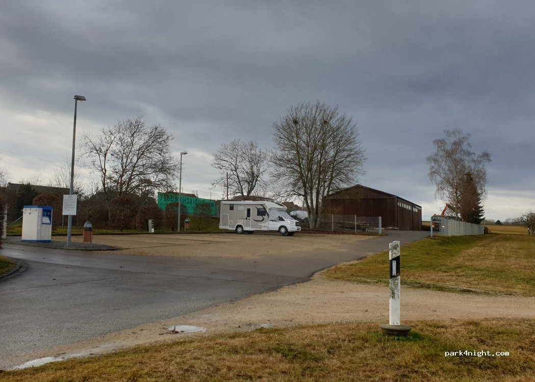 Wohnmobilstellplatz Neuhausen ob Eck — foto 2