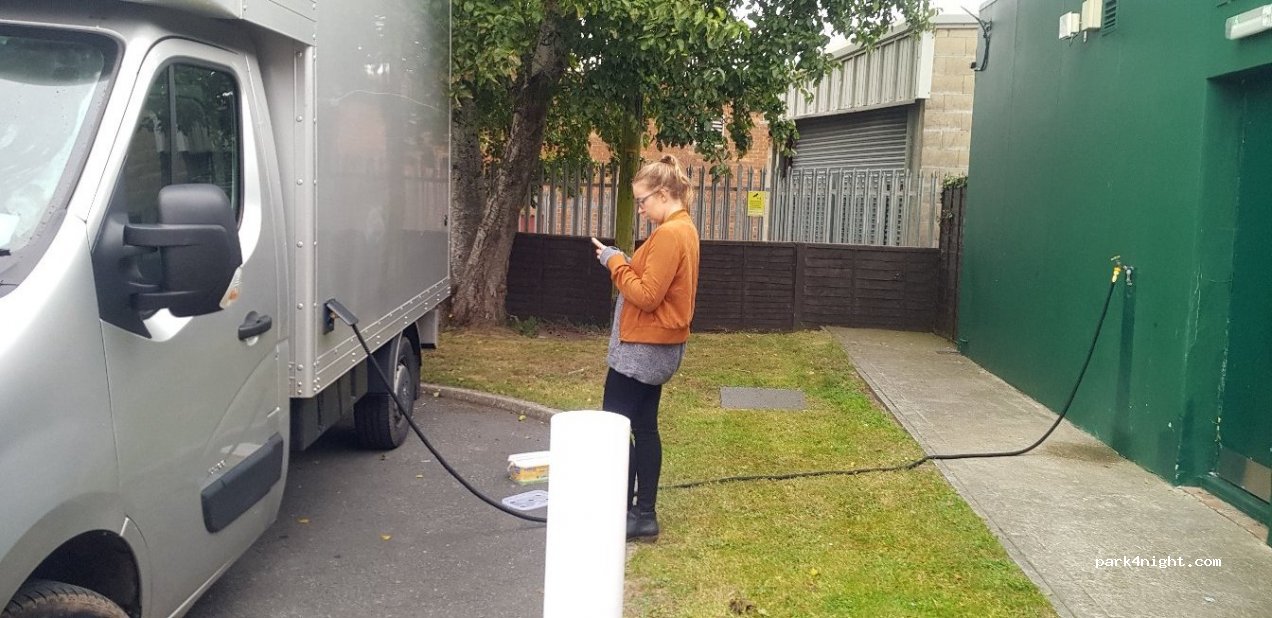 (SN10 2EZ) Devizes - 9 Le Marchant Close — foto