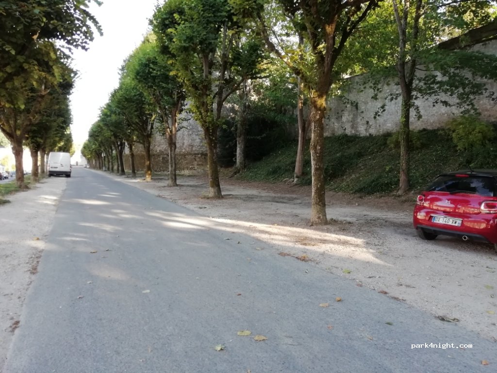 (45300) Pithiviers - 6 Rue du Val Saint-Jean — foto