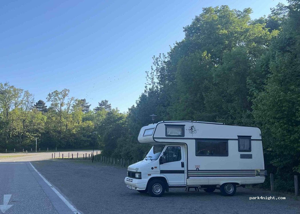 Parkplatz Schloss Hof — foto 5