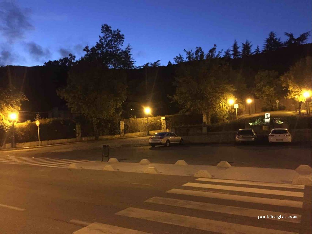 (28200) San Lorenzo de El Escorial - 120 Paseo Carlos III — foto
