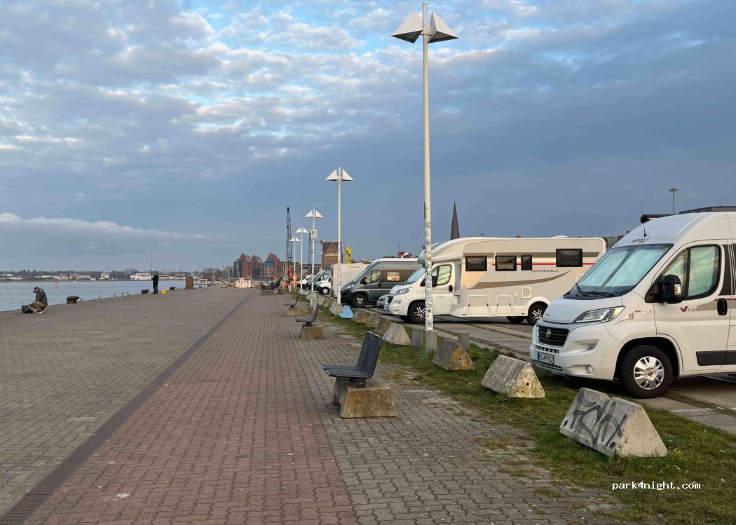 (18055) Rostock - Stadthafen — foto 3