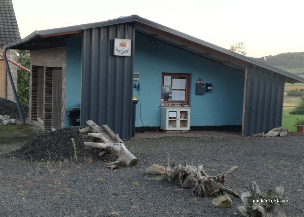 1 Wohnmobilstellplatz Elfershausen, — foto 3