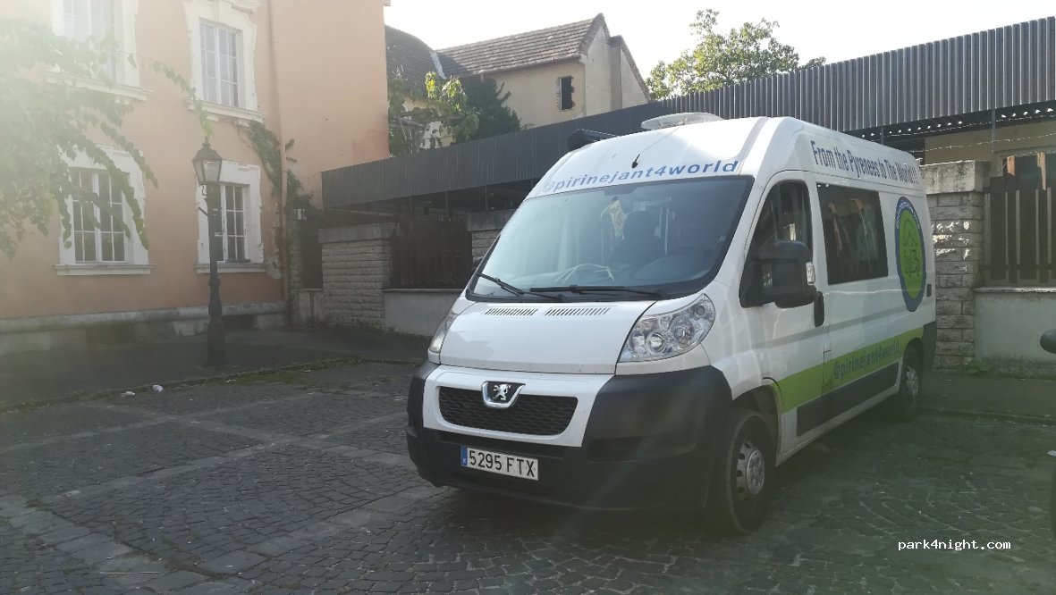 (2600) Vác - 4 Szentháromság tér — foto