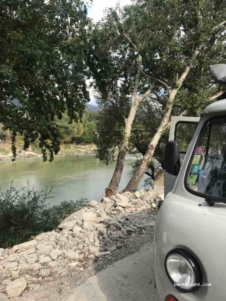 () T'bilisi - 15km Davit Aghmashenebeli Avenue — foto