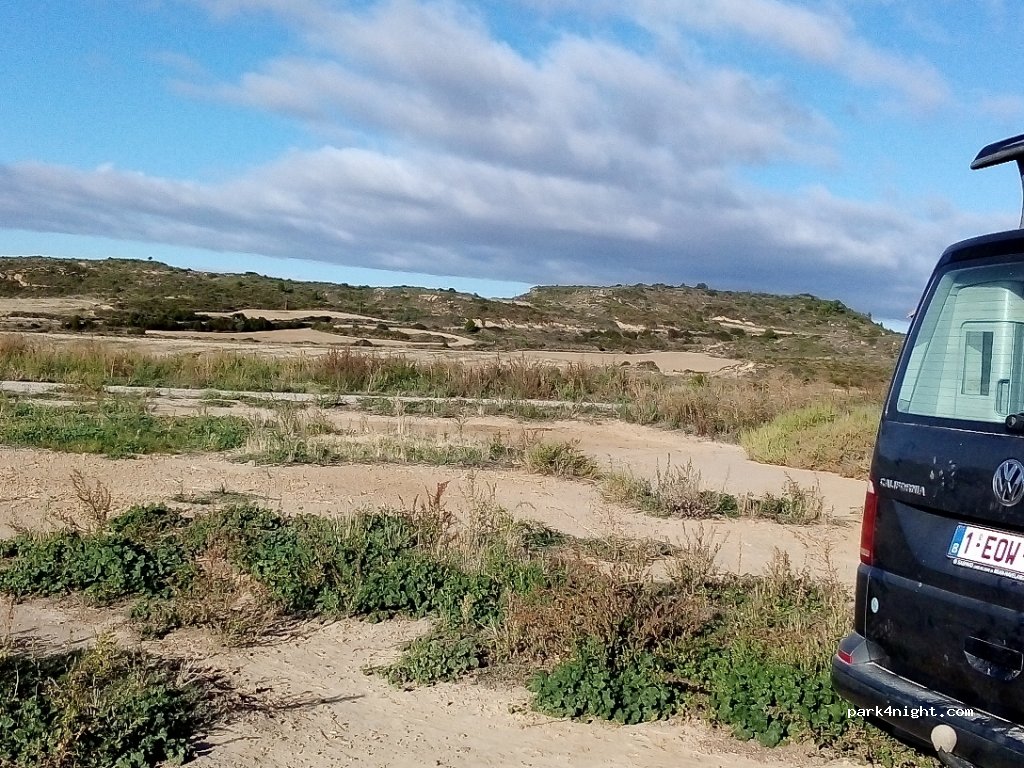 (50615) Valpalmas - Unnamed Road — foto