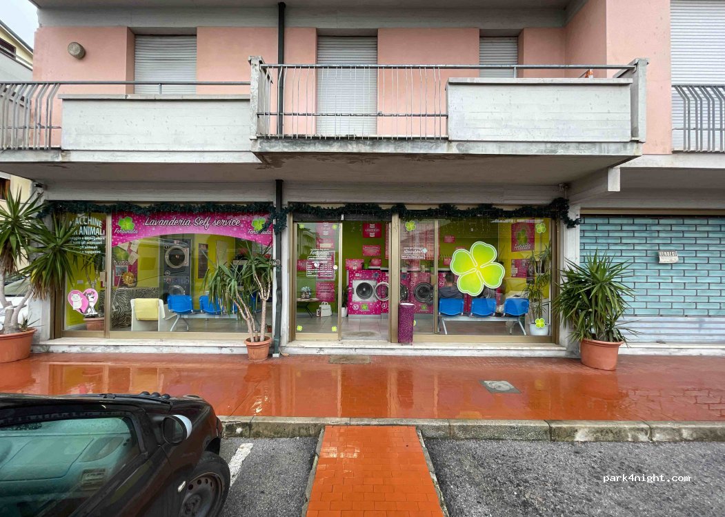 (55049) Viareggio - 45 Via della Portichina — foto 2