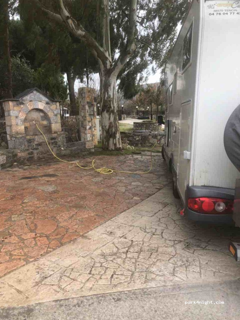 (230 60) - Eparchiaki Odos Apideon-Leonidiou — foto 2