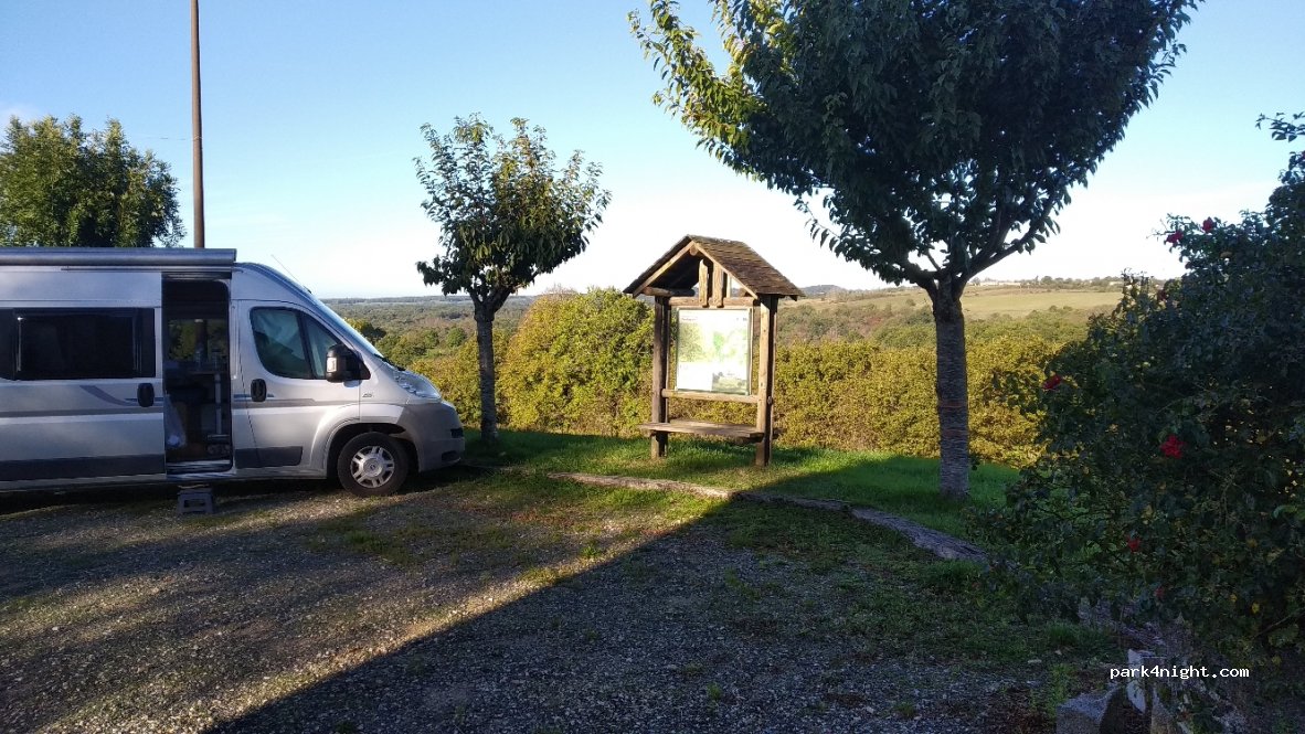 (24120) Châtres - Unnamed Road — foto 2