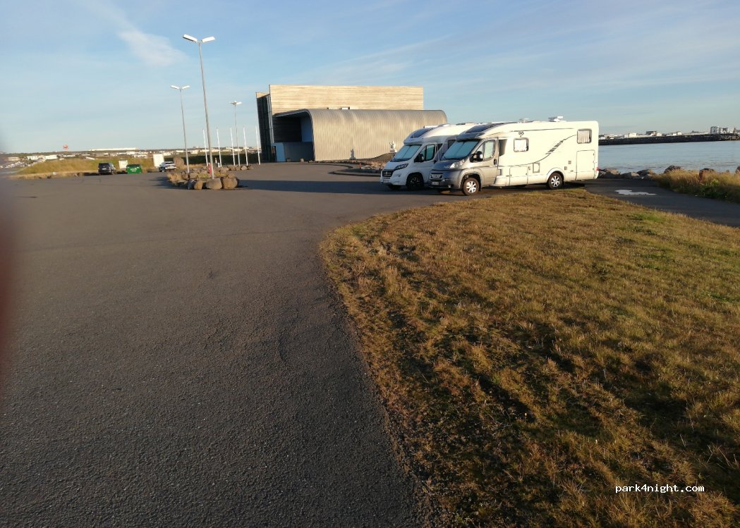 Reykjanesbær - Víkingabraut — foto 2
