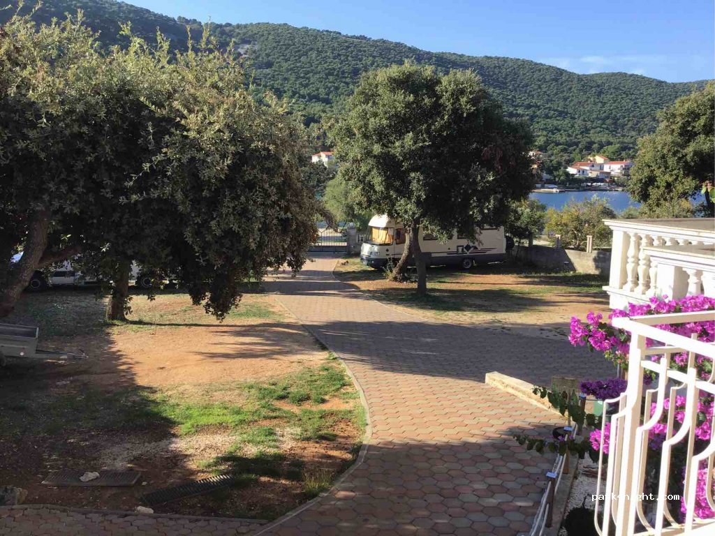 Camp Maestral — foto
