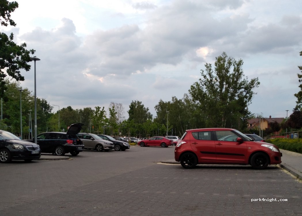 (05-220) Kobyłka - 2 Spacerowa — foto
