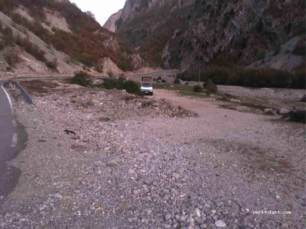 ()  - Unnamed Road — foto 2