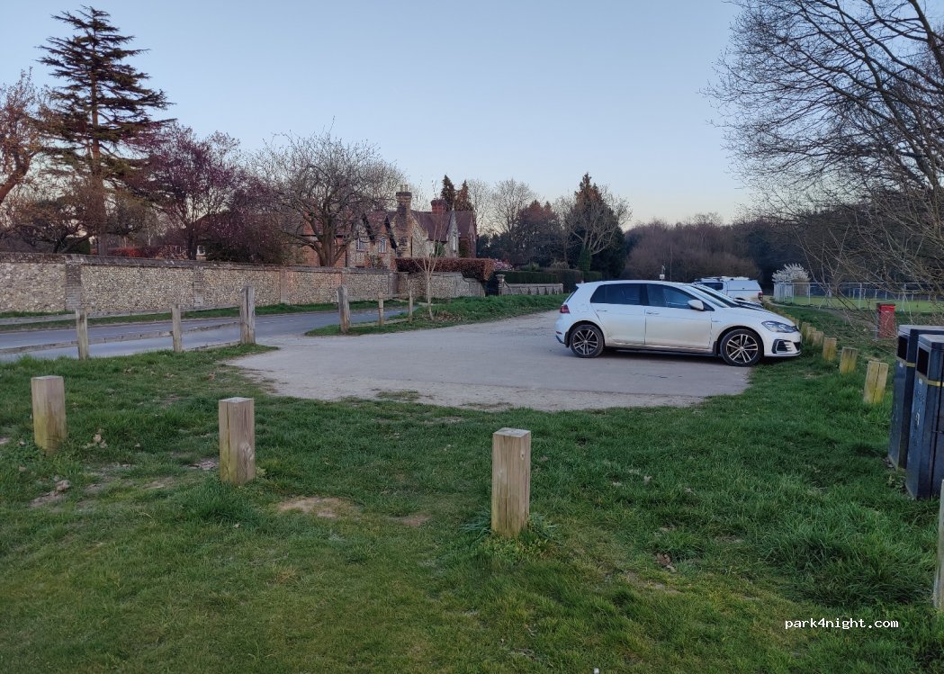 Car Park | Chipperfield Common — foto 3