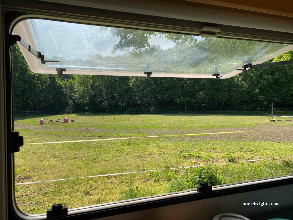 Wohnmobilstellplatz am Schützenplatz Pegau — foto 2