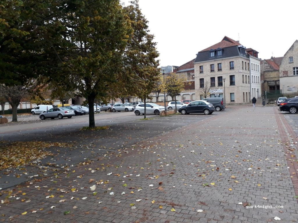 (62500) Saint-Omer - 9 Place du Vieux Marché — foto
