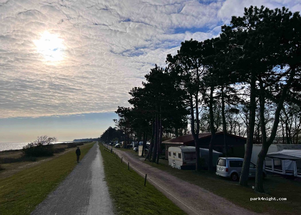 Camping on the dike — foto 3