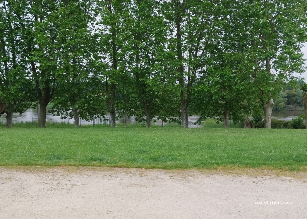 (33420) Saint-Jean-de-Blaignac - 10 Rue du Vieux Port — foto