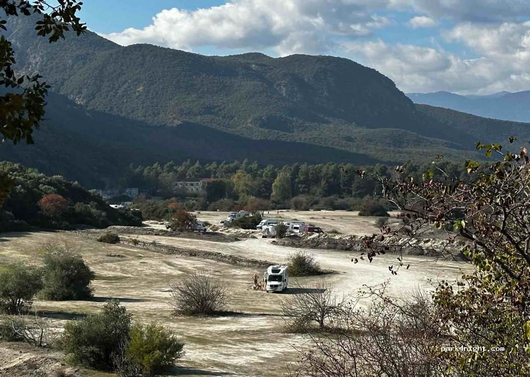 (350 09) - Palea Ethniki Odos Athinon Thessalonikis — foto 3
