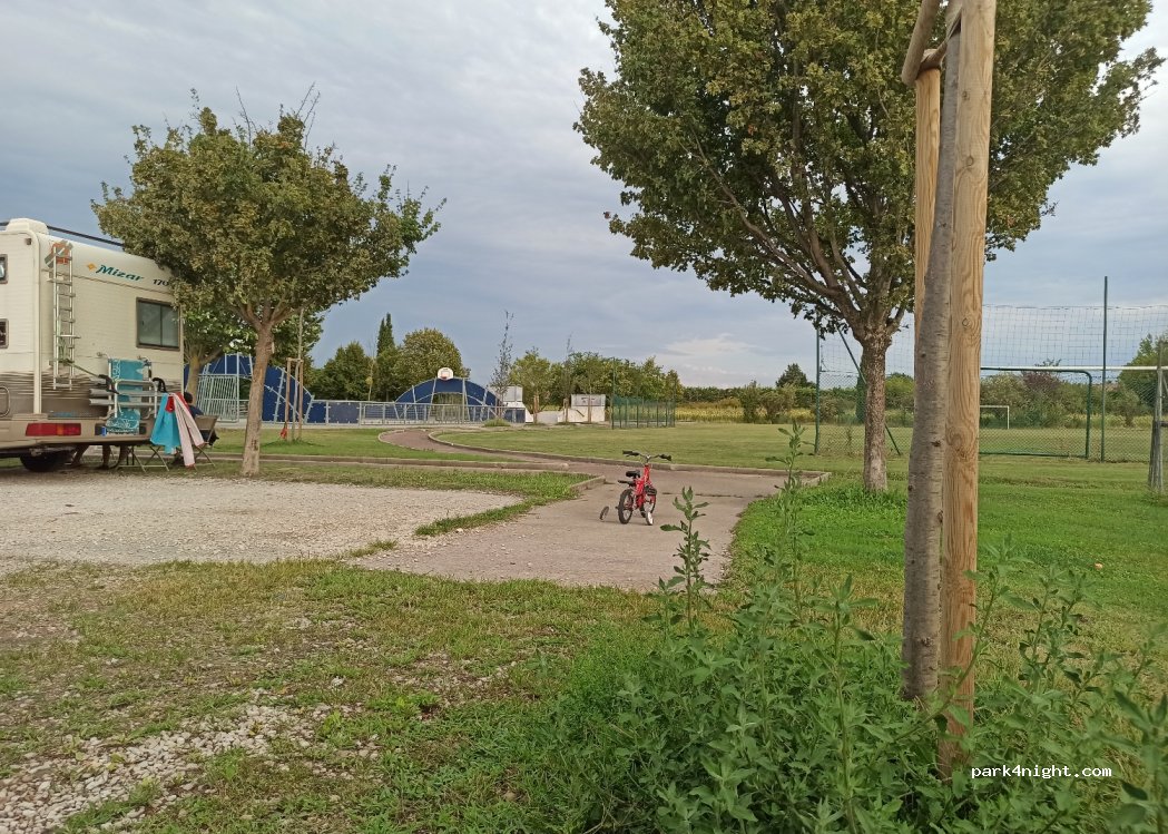(84210) Althen-des-Paluds - 412 Route de la Roque — foto