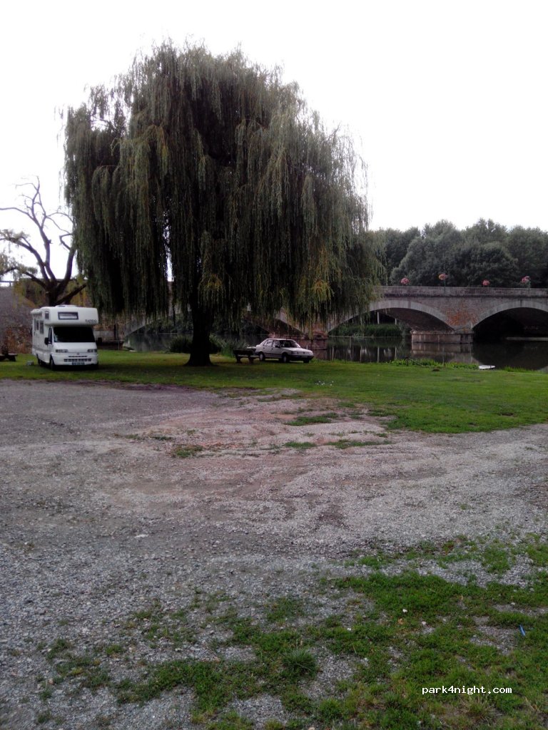 (49140) Seiches sur le Loir - D74 — foto