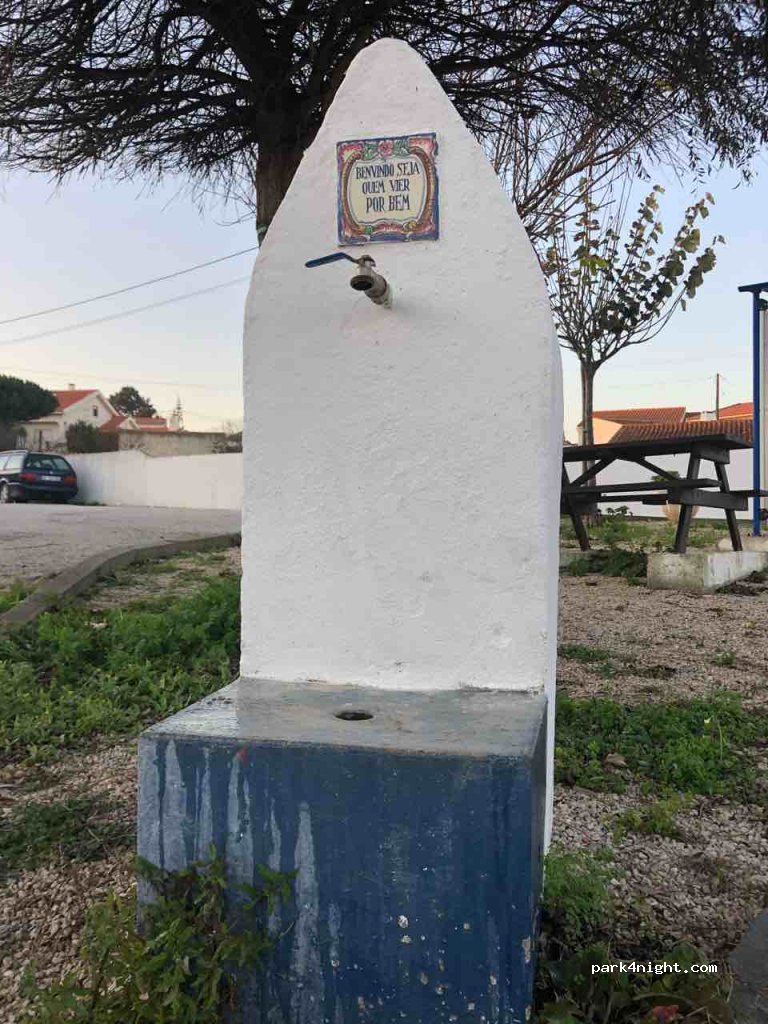 (2460-697) São Martinho do Porto - 1 Rua da Liberdade — foto