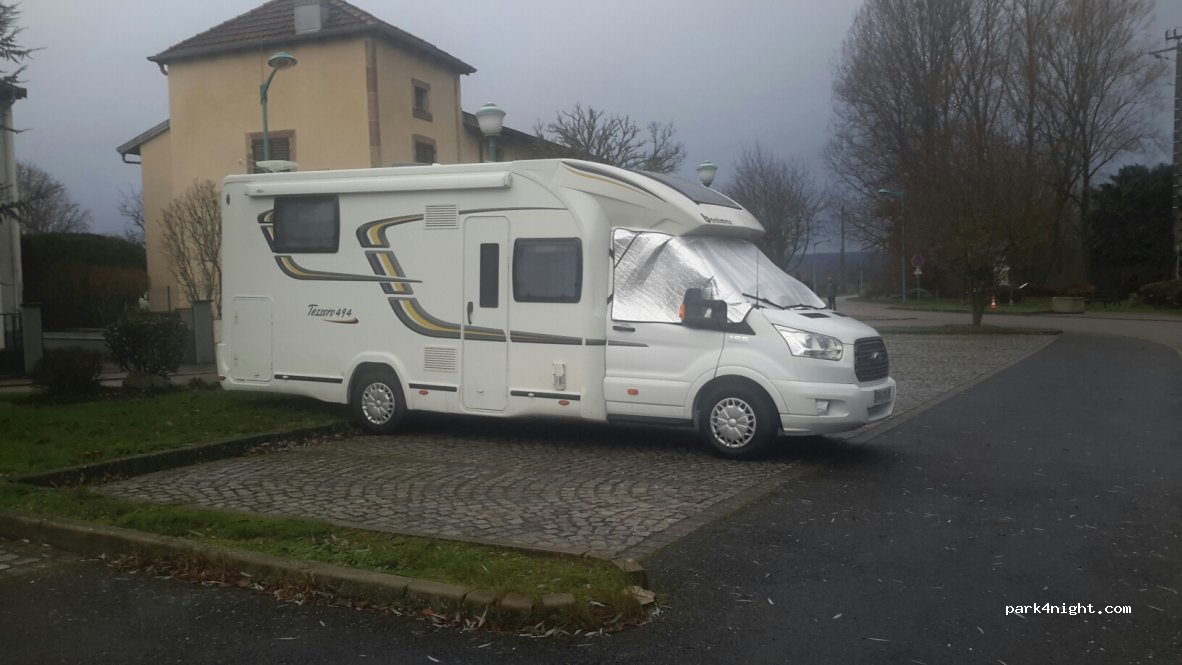 (88000) Dogneville - 83 Place du Moulin — foto