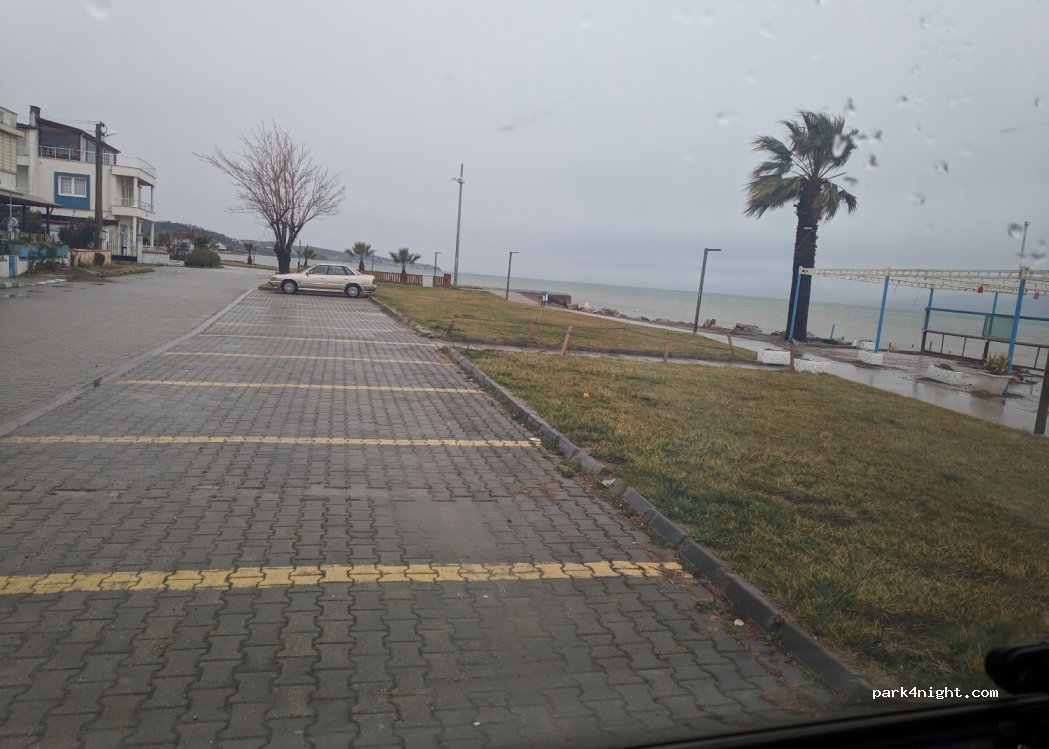 (10700)  - 85 Kordon Boyu Caddesi — foto