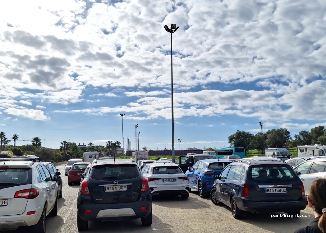(29740) Vélez-Málaga - 6 Avenida Juan Carlos I — foto