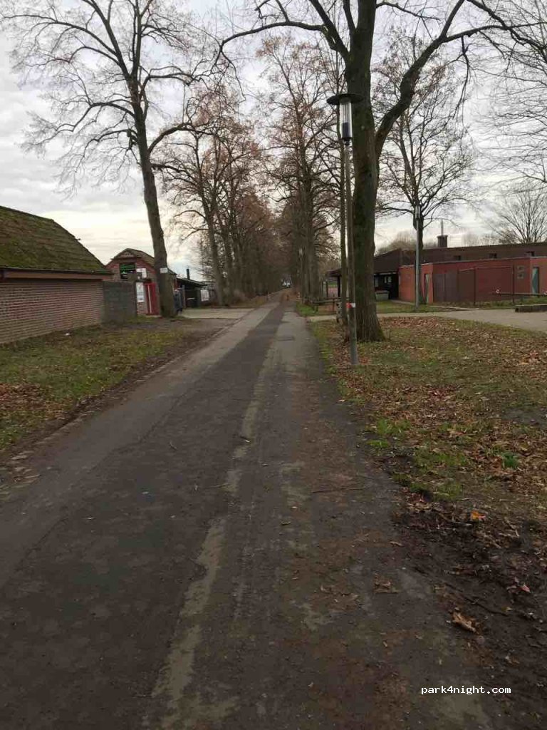 WOHNMOBILSTELLPLATZ am SPORTZENTRUM — foto 2