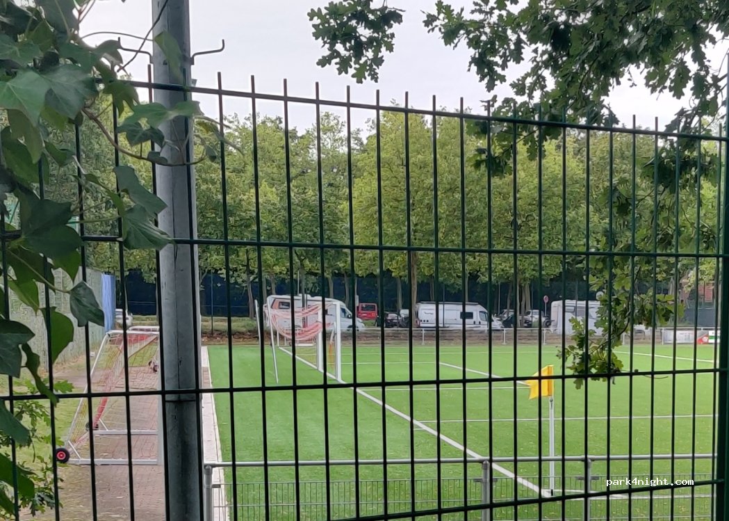 WOHNMOBILSTELLPLATZ am SPORTZENTRUM — foto 4