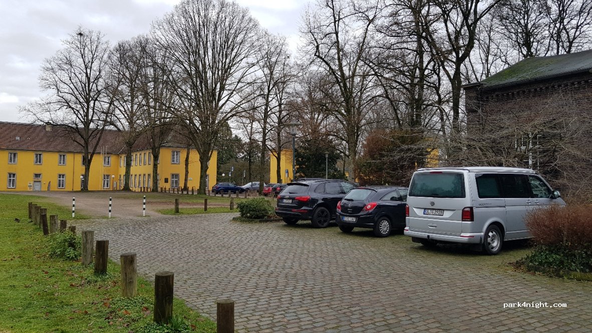 (40593) Düsseldorf - 10 Urdenbacher Allee — foto