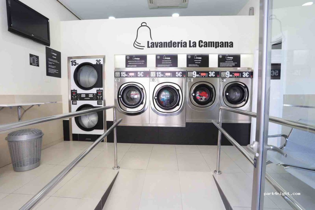 (11300) La Línea de la Concepción - 1 Calle Carboneros — foto
