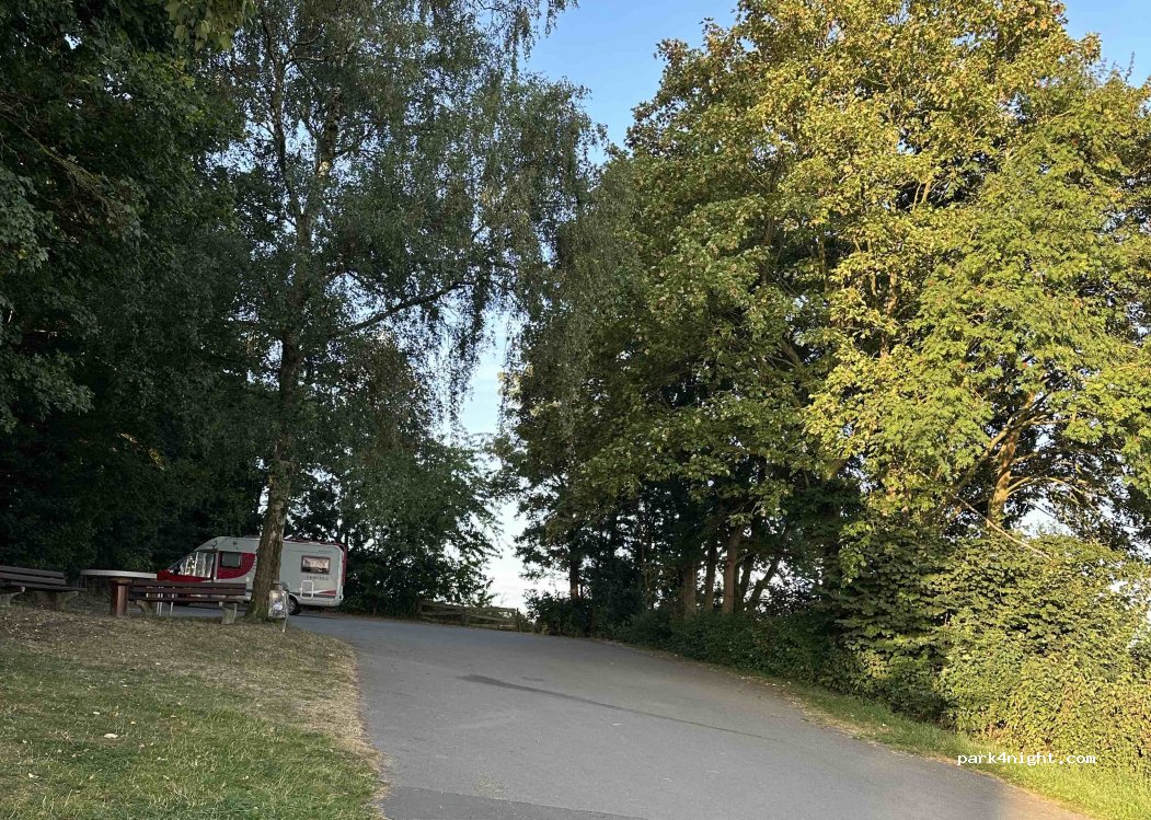 Parkplatz Burg Desenberg — foto 5