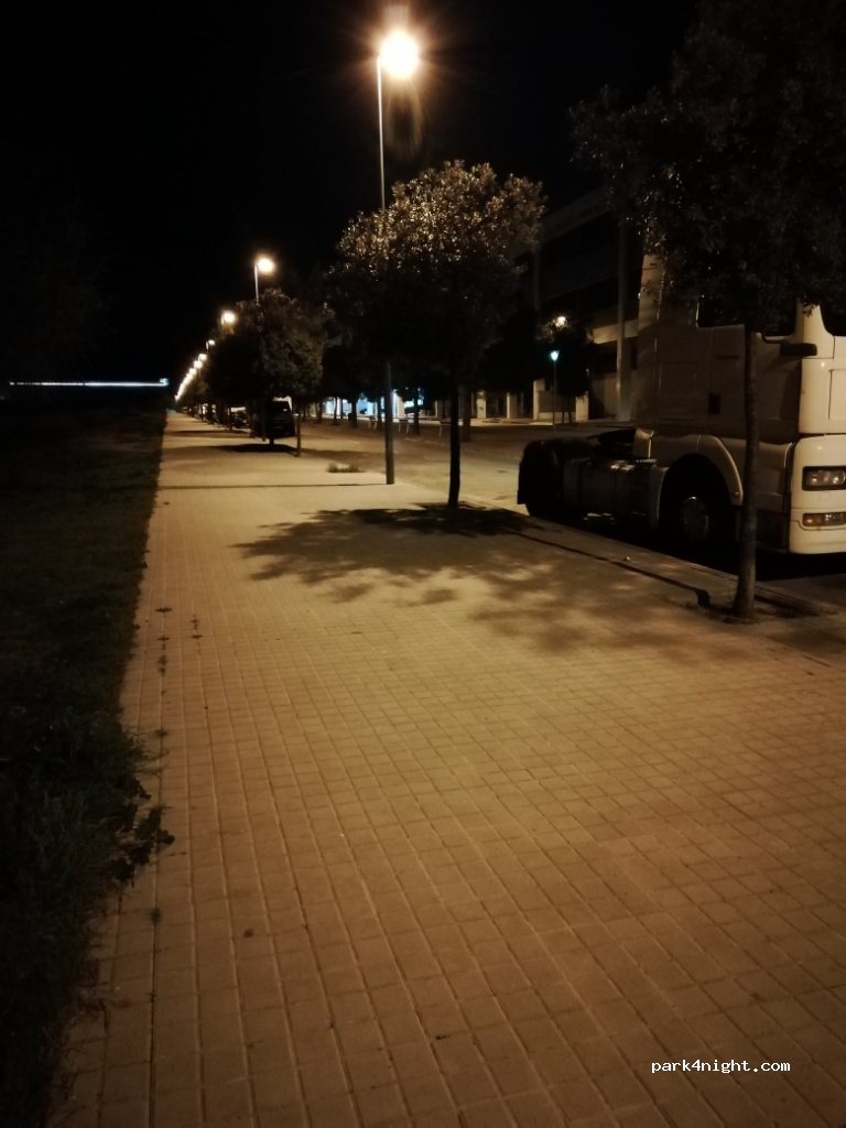 (08915) Badalona - 1 Carrer de l'Energia — foto